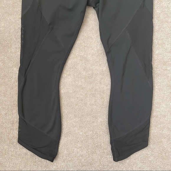 Athleta Crop Leggings Womens Small Black Mesh Panels Capri Yoga Pants - Picture 3 of 11